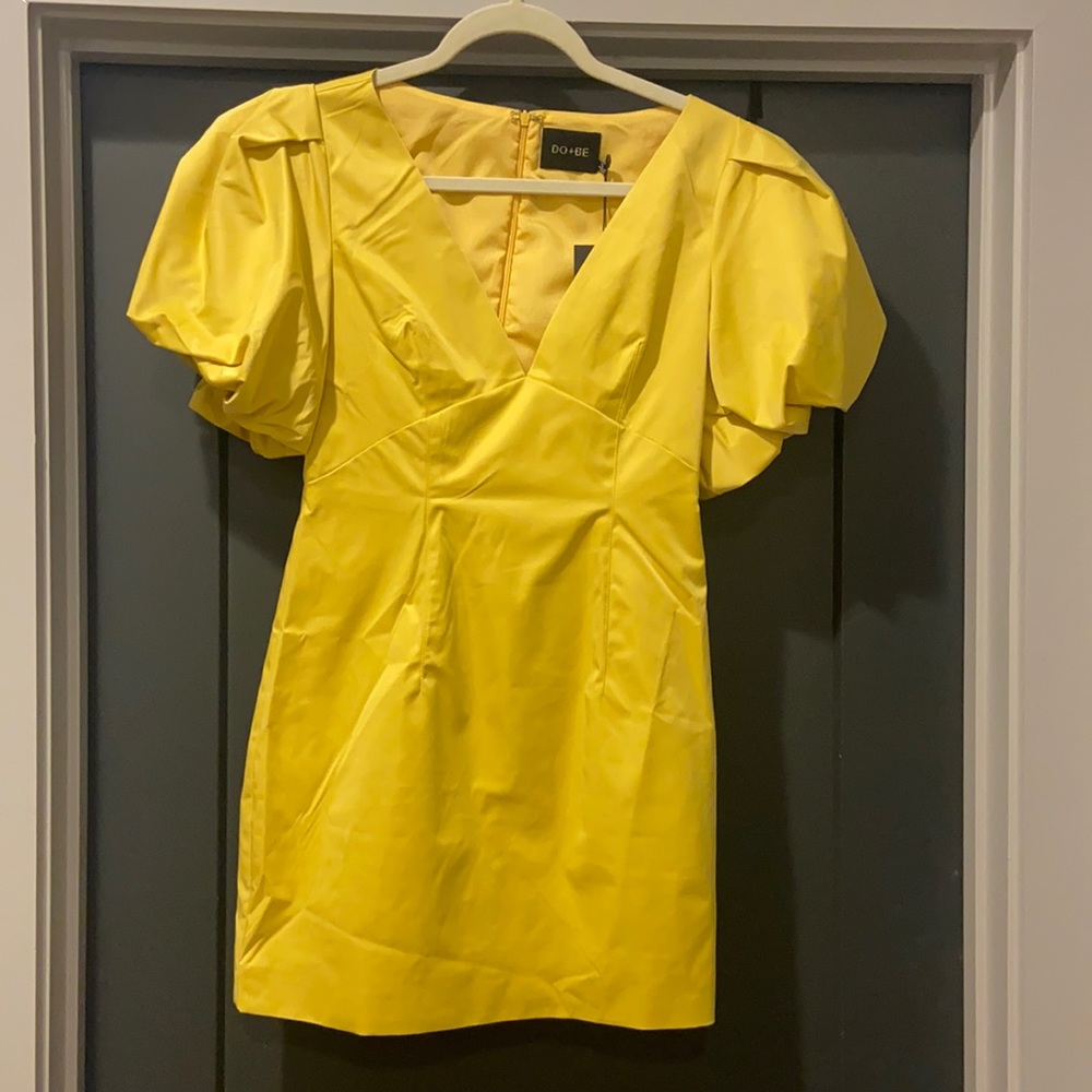 DO+BE yellow dress w/ puffy sleeves NWT size small